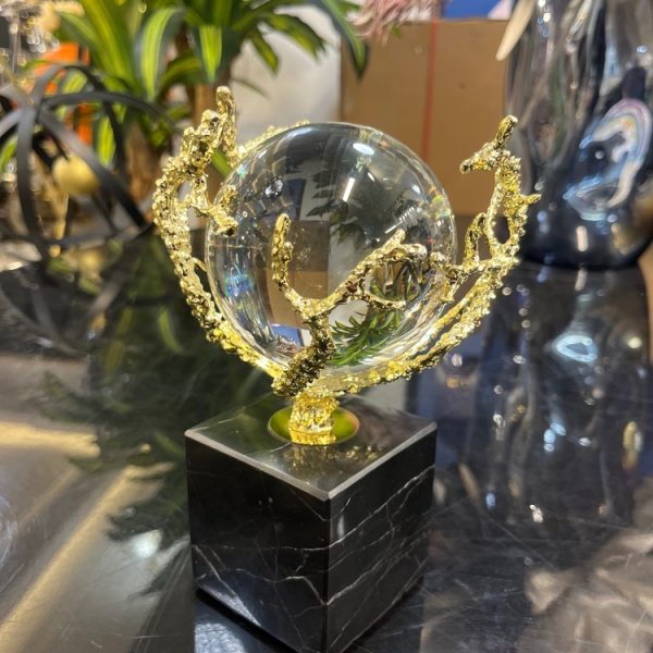 گوی کیریستالی شفاف