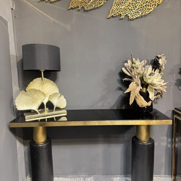 کنسول استوانه چرمی
